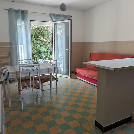 : T2 Proche Plage, Terrasse, Parking, Clim, Bbq, Lave-linge, 4 Pers, Classe 2* - Fr-1-797-17 Apartamento *