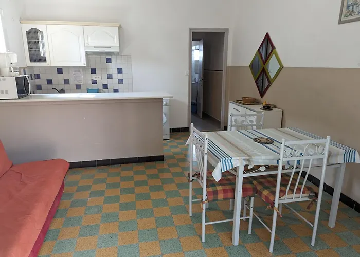 : T2 Proche Plage, Terrasse, Parking, Clim, Bbq, Lave-linge, 4 Pers, Classé 2* - Fr-1-797-17 Appartement Port-la-Nouvelle