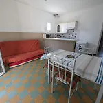 : T2 Proche Plage, Terrasse, Parking, Clim, Bbq, Lave-linge, 4 Pers, Classe 2* - Fr-1-797-17 Port-la-Nouvelle