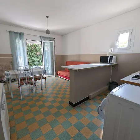 公寓 : T2 Proche Plage, Terrasse, Parking, Clim, Bbq, Lave-linge, 4 Pers, Classe 2* - Fr-1-797-17