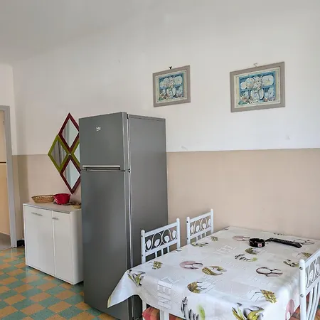 Port-la-Nouvelle : T2 proche plage, terrasse, parking, clim, BBQ, lave-linge, 4 pers, classé 2* - FR-1-797-17 Apartamento Port-la-Nouvelle