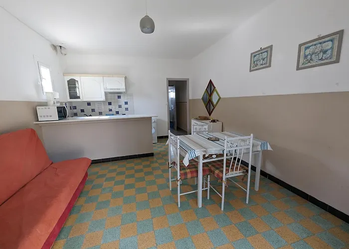 Apartamento : T2 Proche Plage, Terrasse, Parking, Clim, Bbq, Lave-linge, 4 Pers, Classé 2* - Fr-1-797-17 *